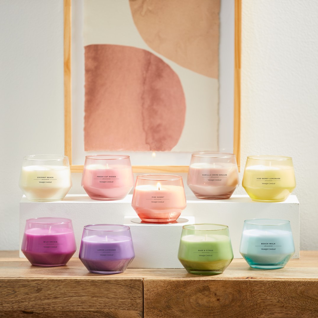 Rewards Member Exclusive: FREE studio collection candle* with any $40 purchase icon